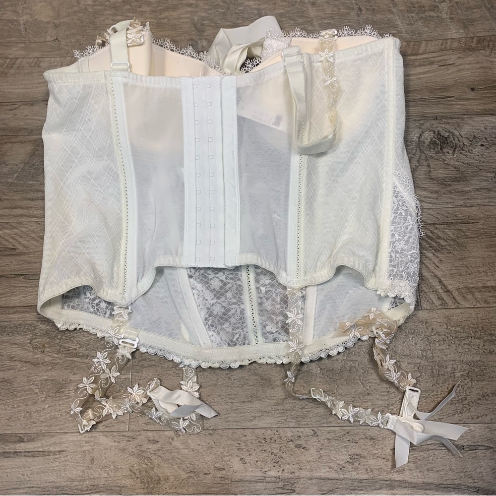 Cacique Sensual Underwired Lace Bow Basque Corset - Picture 6 of 13